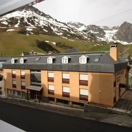 6 Personnes Avec Balcon A La Mongie, Pres Des Pistes - Fr-1-404-72