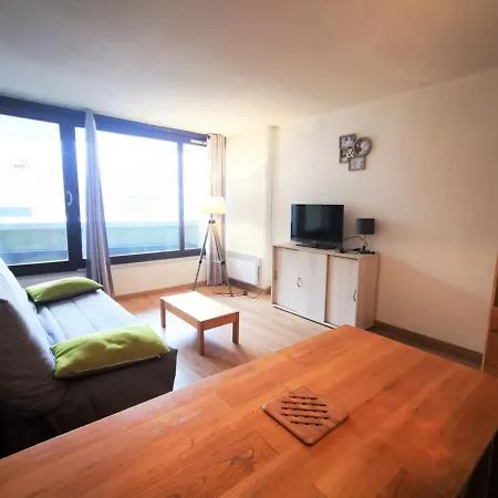 6 Personnes Avec Balcon A La Mongie, Pres Des Pistes - Fr-1-404-72 Apartment *